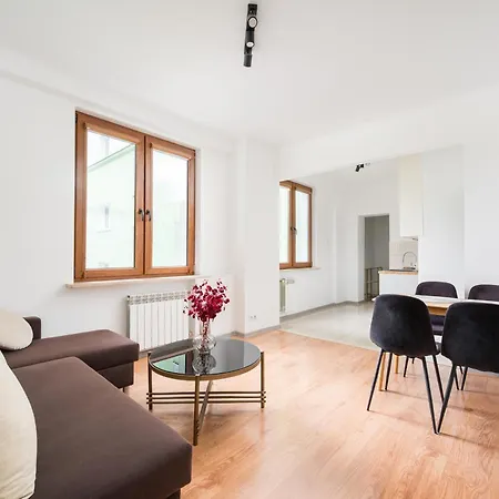 Metro Mlynow Comfort By Bookinghost Warschau