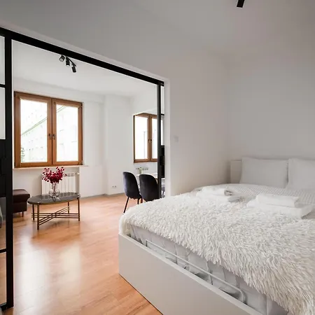 Metro Mlynow Comfort By Bookinghost Apartment *