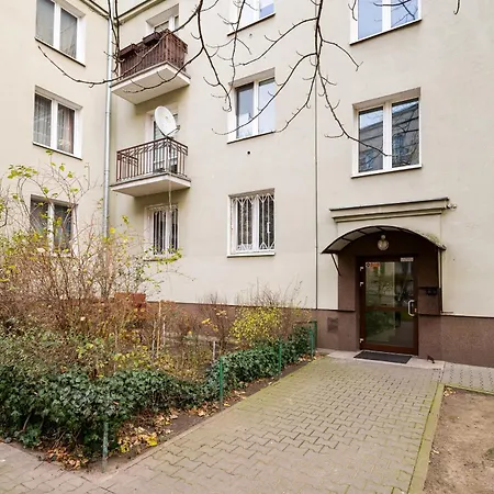 Metro Mlynow Comfort By Bookinghost Varşova