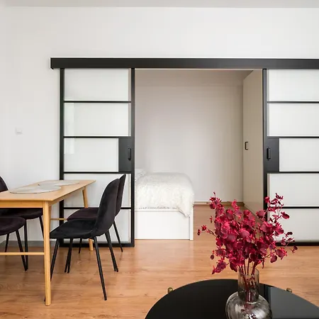 Metro Mlynow Comfort By Bookinghost Apartment *